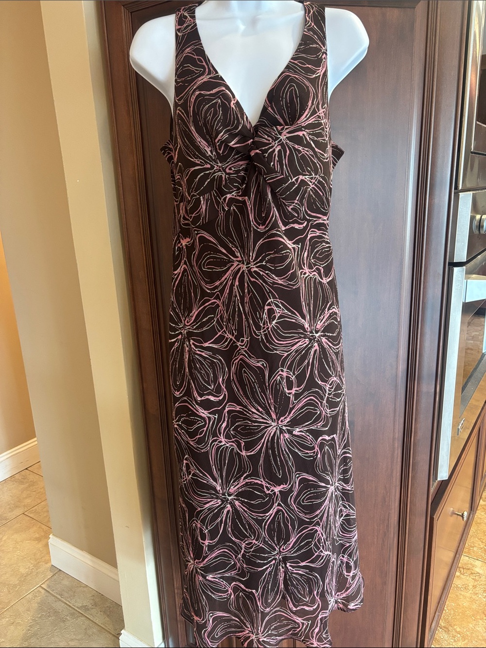 Y2K V-Neck Brown Midi Dress with Pink Floral Motif